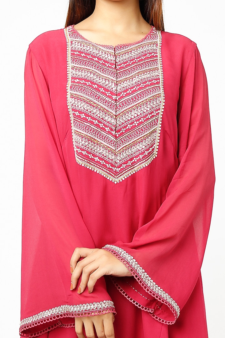 Pink Georgette Embroidered Kurta Set by Ridhi agarwal at Pernia's Pop Up Shop