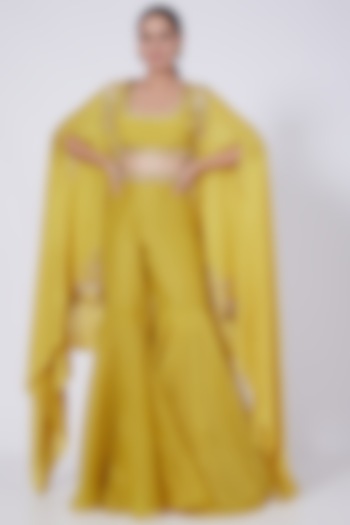 Mustard Silk Hand Embroidered Cape Set by Ridhi agarwal