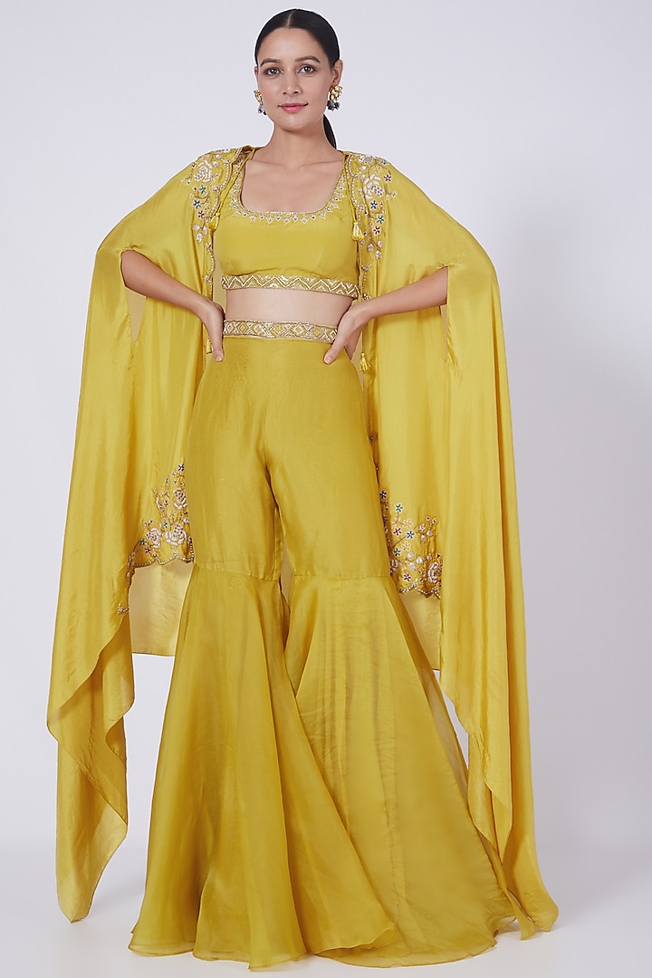 Mustard Silk Hand Embroidered Cape Set by Ridhi agarwal