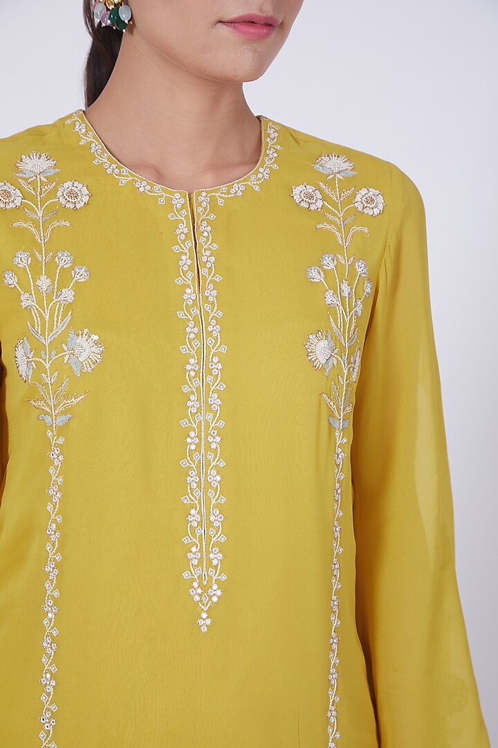 Mustard Hand Embroidered Kurta Set by Ridhi agarwal at Pernia's Pop Up Shop