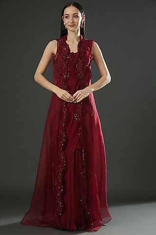 Maroon Satin Pre-Draped Jacket Saree Set by Ridhima Bhasin