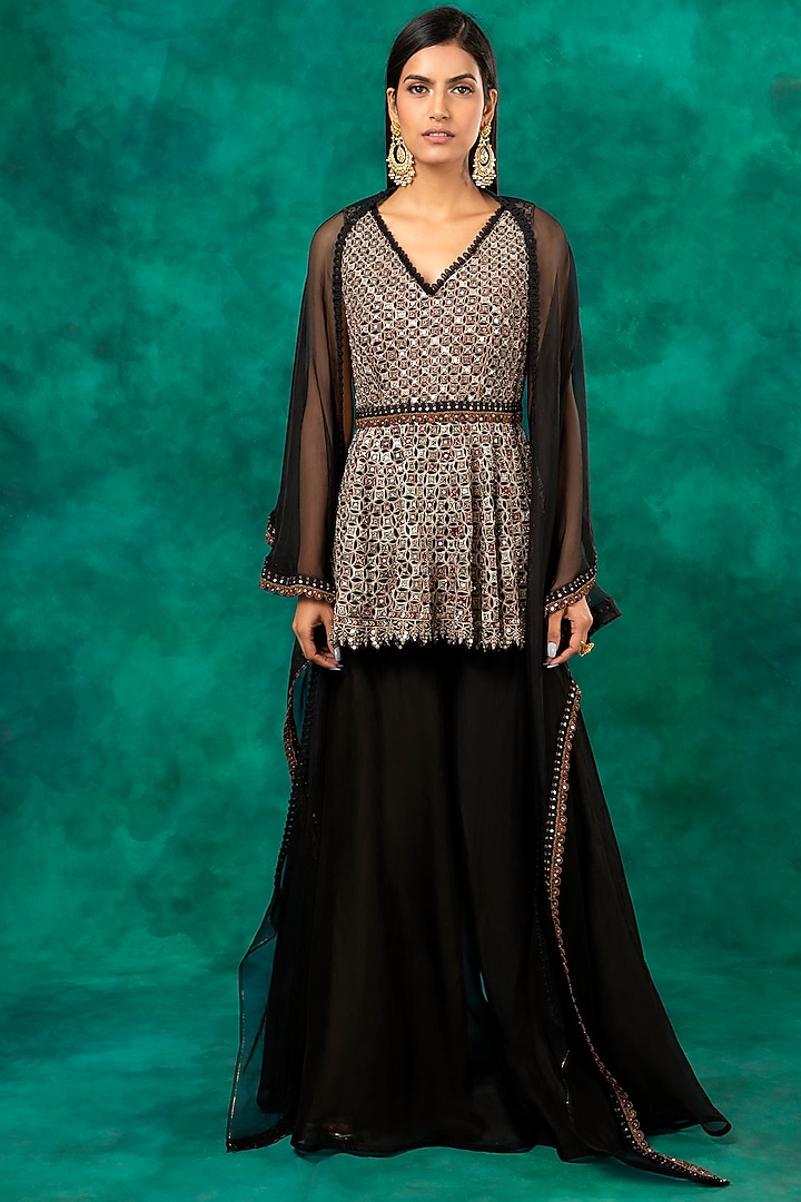Black Embroidered Kurta Set by Ridhima Bhasin at Pernia's Pop Up Shop