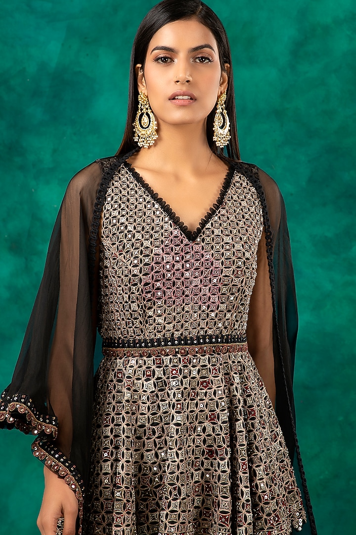 Black Embroidered Kurta Set by Ridhima Bhasin at Pernia's Pop Up Shop
