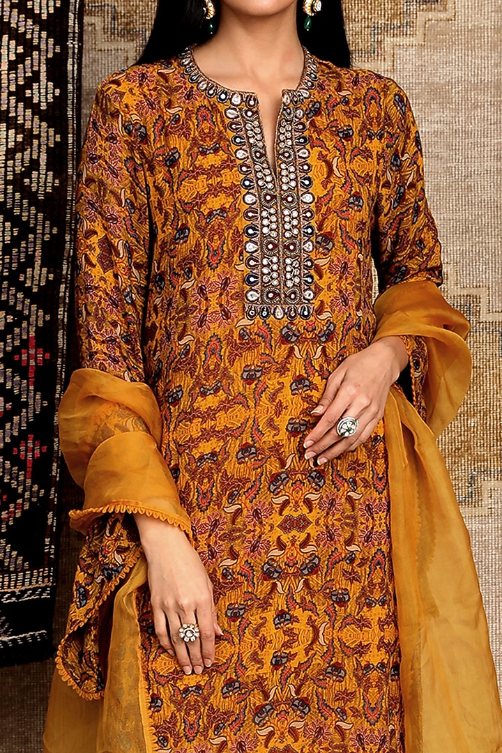 Mustard Printed Kurta Set by Ridhima Bhasin at Pernia's Pop Up Shop