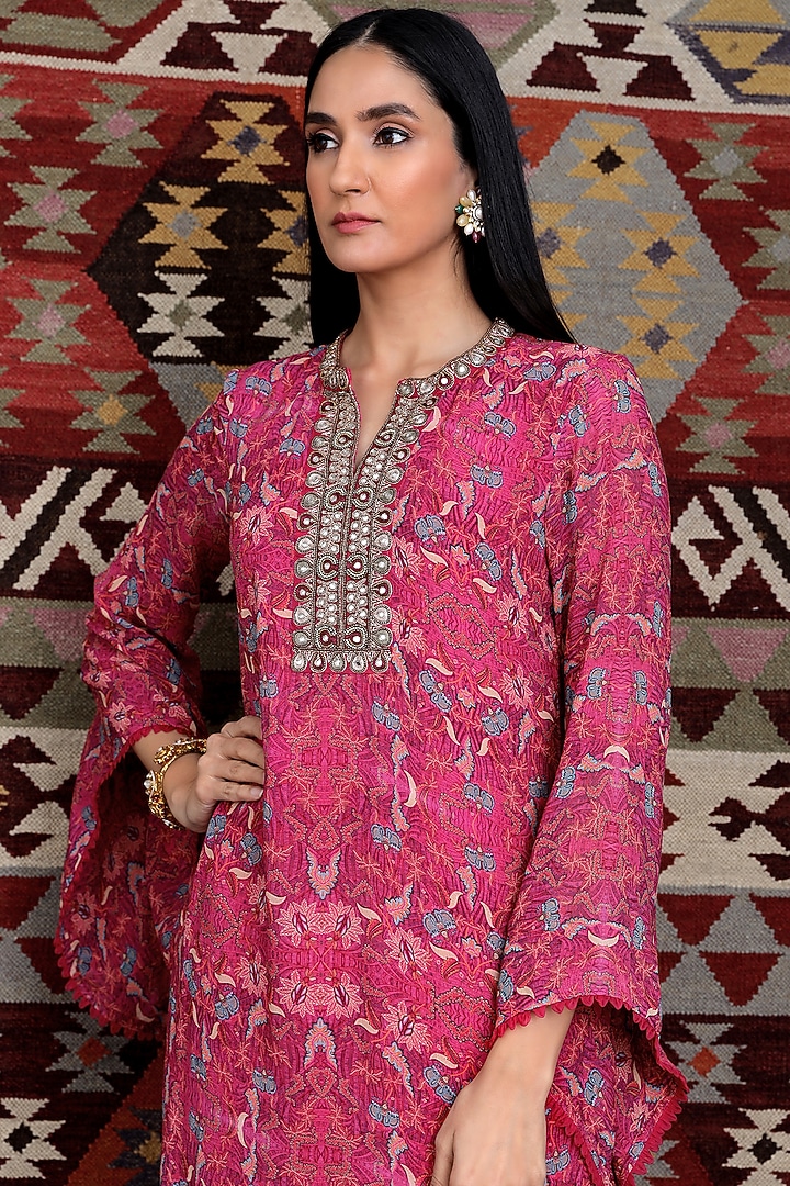 Fuchsia Printed Kurta Set by Ridhima Bhasin at Pernia's Pop Up Shop