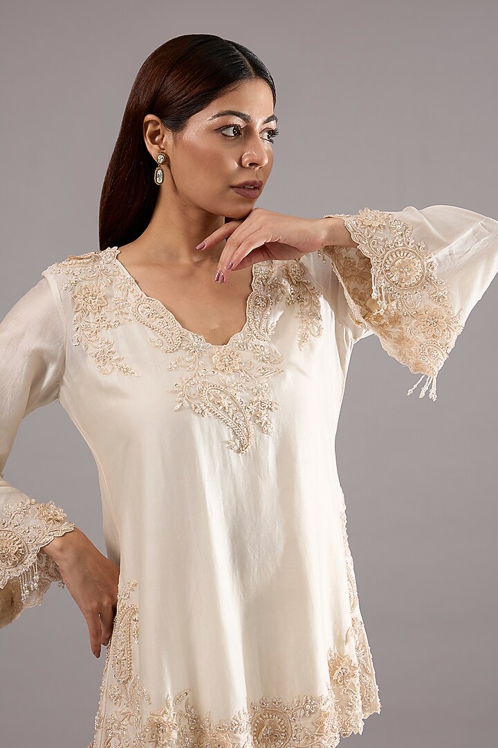 Ivory Chanderi Embroidered Kurta Set by Ridhima Bhasin at Pernia's Pop Up Shop