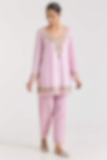 Pink Chanderi Aari Embroidered Kurta Set by Ridhima Bhasin at Pernia's Pop Up Shop