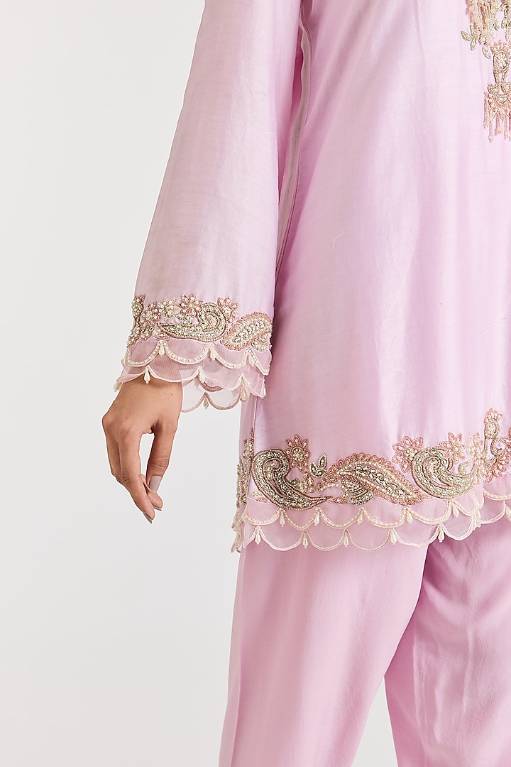 Pink Chanderi Aari Embroidered Kurta Set by Ridhima Bhasin at Pernia's Pop Up Shop