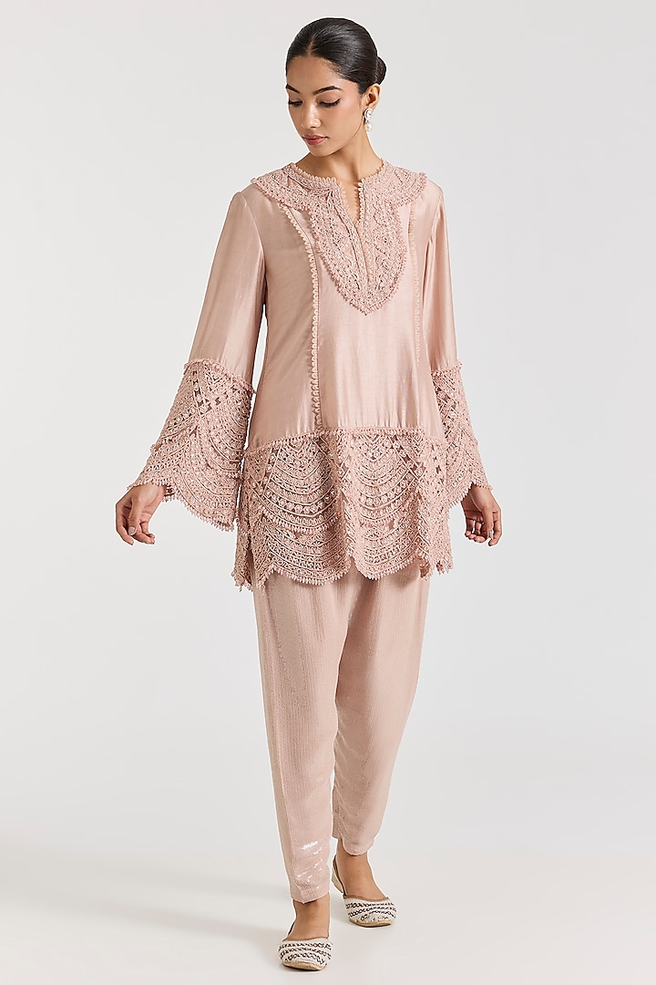Pink Chanderi Hand Embellished Kurta Set by Ridhima Bhasin at Pernia's Pop Up Shop