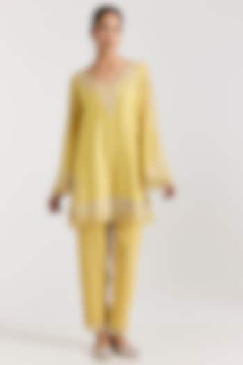 Yellow Chanderi Aari Embroidered Kurta Set by Ridhima Bhasin at Pernia's Pop Up Shop
