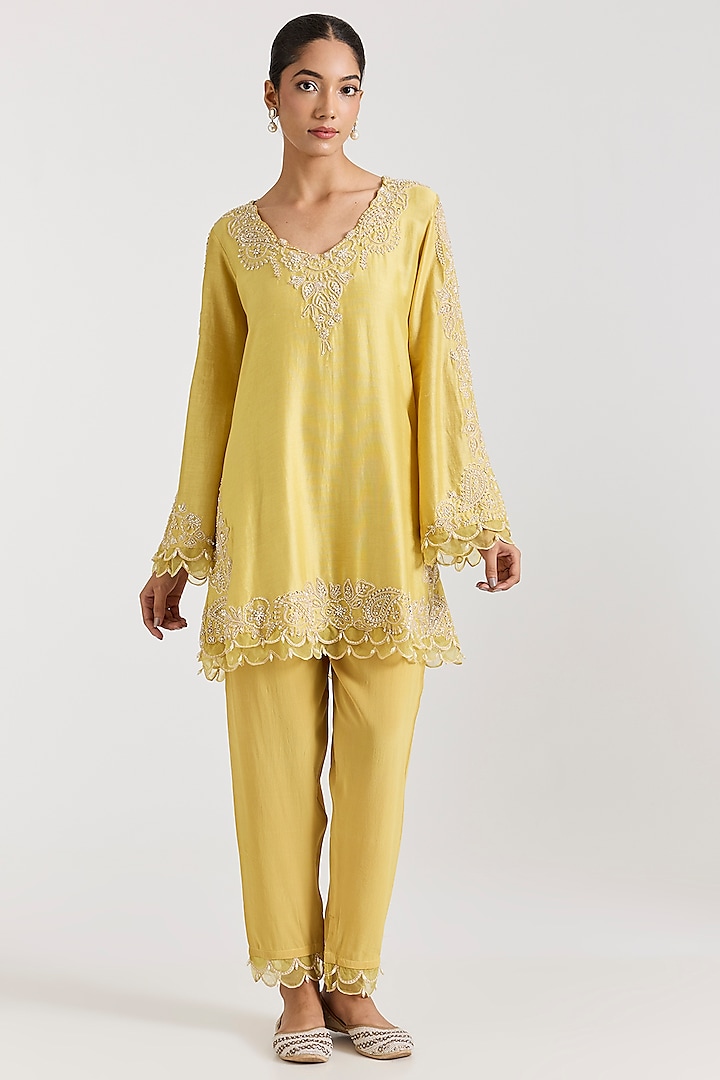 Yellow Chanderi Aari Embroidered Kurta Set by Ridhima Bhasin at Pernia's Pop Up Shop