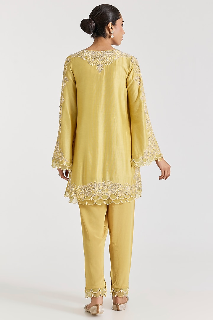 Yellow Chanderi Aari Embroidered Kurta Set by Ridhima Bhasin at Pernia's Pop Up Shop