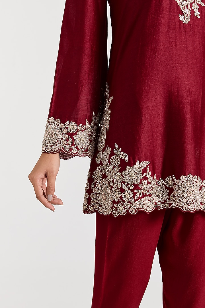 Red Chanderi Aari Embroidered Kurta Set by Ridhima Bhasin at Pernia's Pop Up Shop