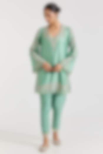 Green Chanderi Aari Embroidered Kurta Set by Ridhima Bhasin at Pernia's Pop Up Shop