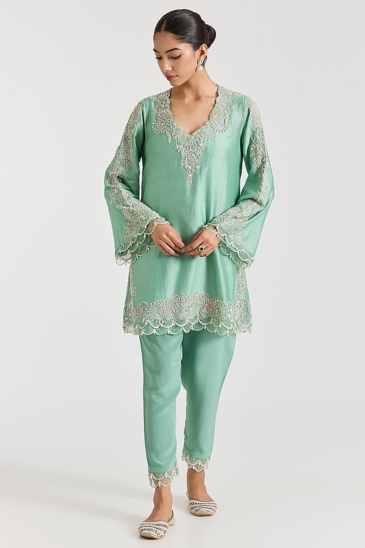 Green Chanderi Aari Embroidered Kurta Set by Ridhima Bhasin at Pernia's Pop Up Shop