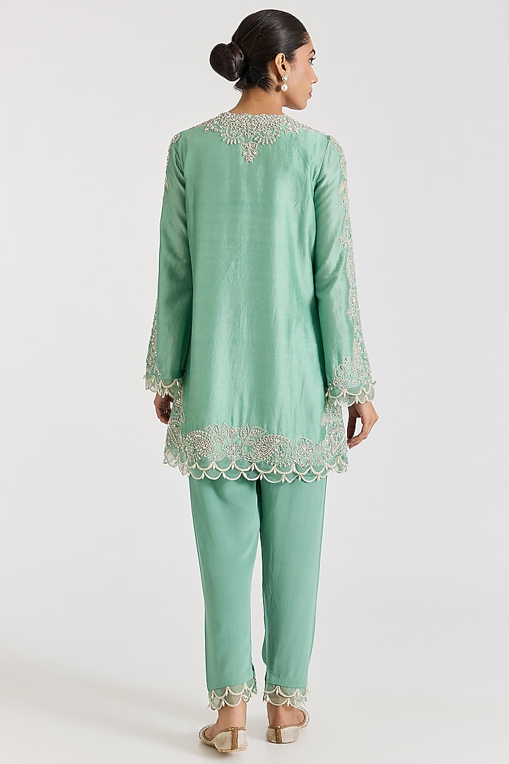 Green Chanderi Aari Embroidered Kurta Set by Ridhima Bhasin at Pernia's Pop Up Shop