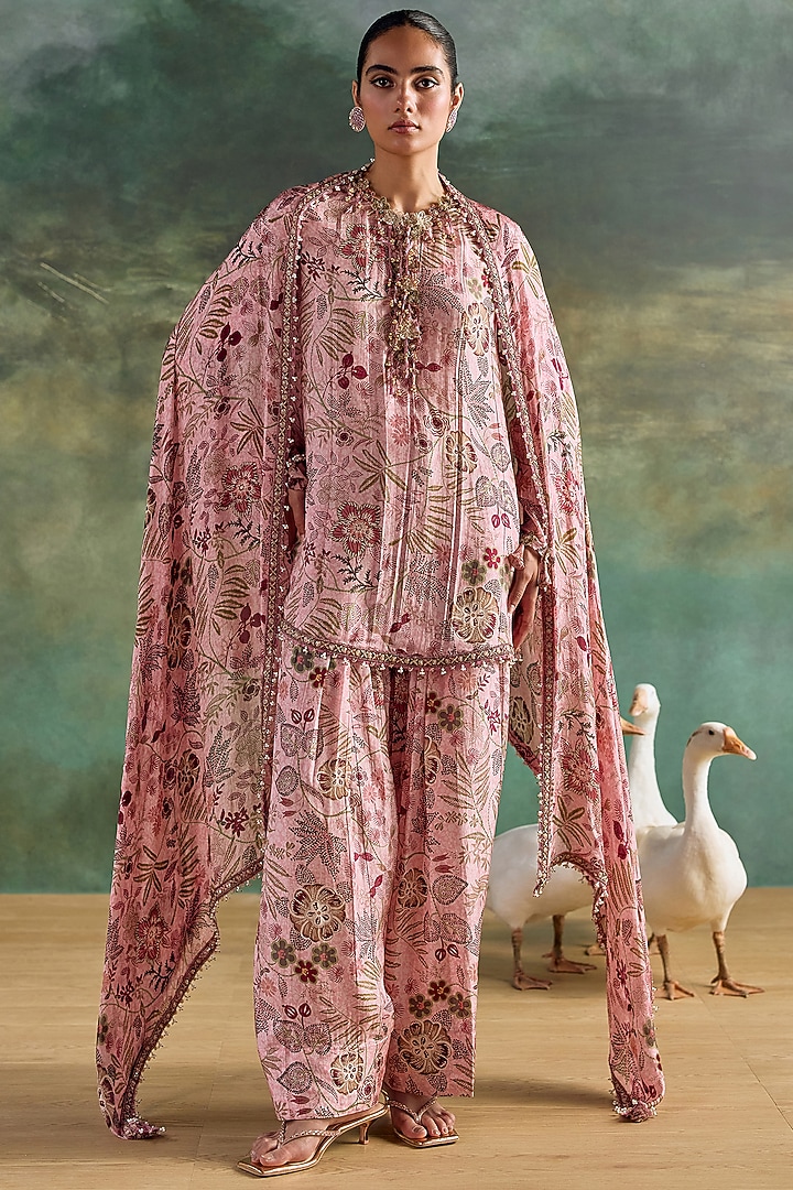 Petal Pink Habutai Silk Printed Kurta Set by Ridhima Bhasin at Pernia's Pop Up Shop