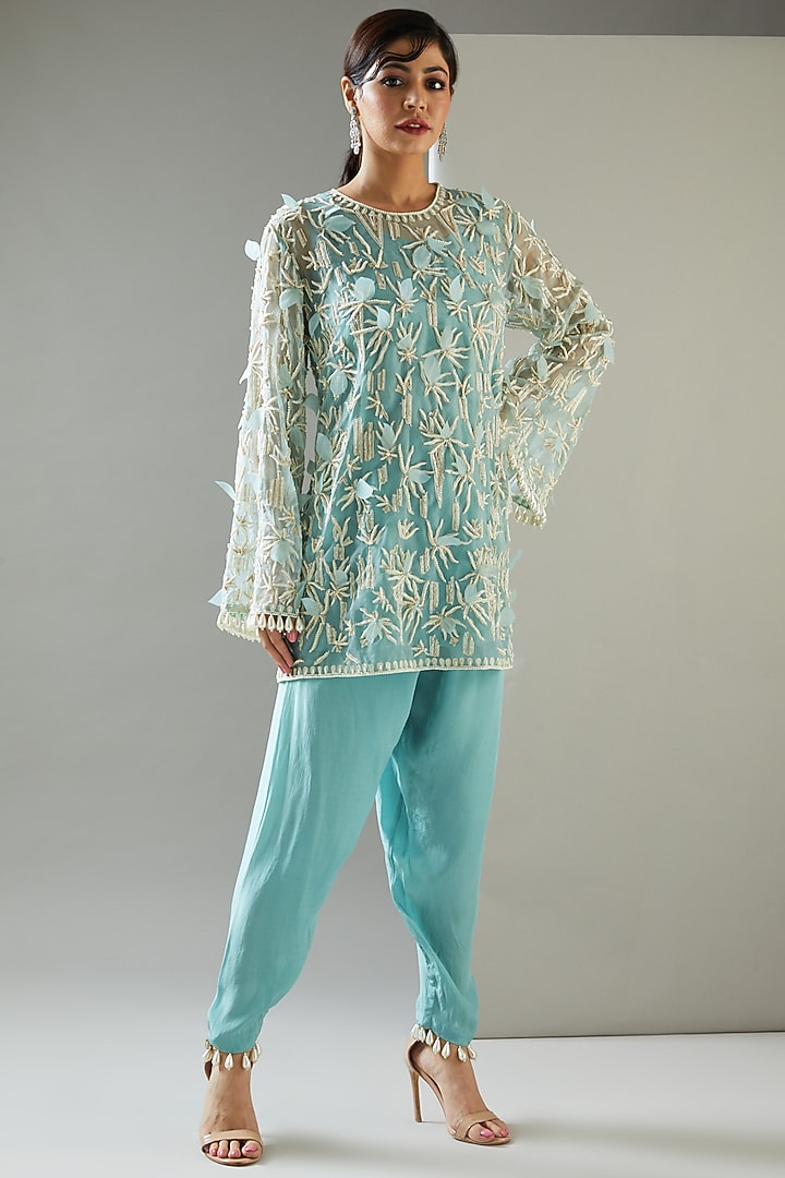 Blue Embroidered Kurta Set by Ridhima Bhasin at Pernia's Pop Up Shop