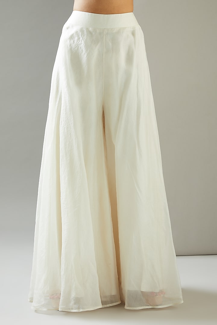 White Embroidered Kurta Set by Ridhima Bhasin at Pernia's Pop Up Shop