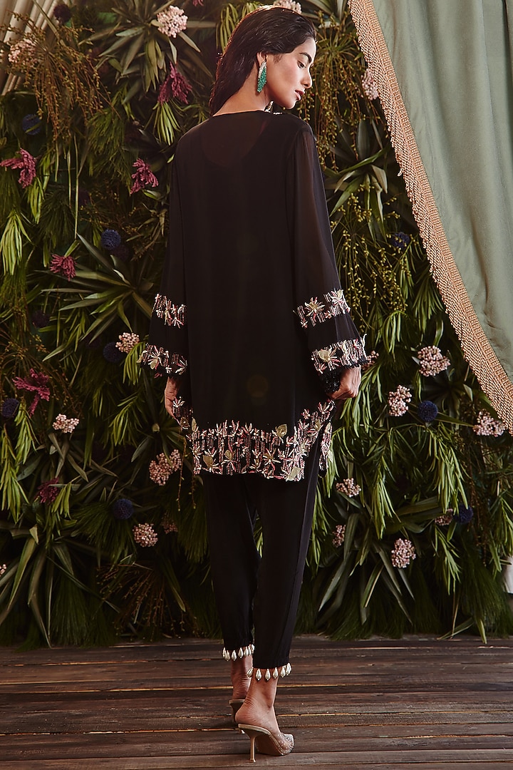 Black Embroidered Kurta Set by Ridhima Bhasin at Pernia's Pop Up Shop