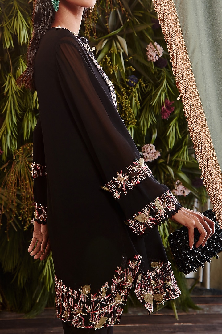 Black Embroidered Kurta Set by Ridhima Bhasin at Pernia's Pop Up Shop