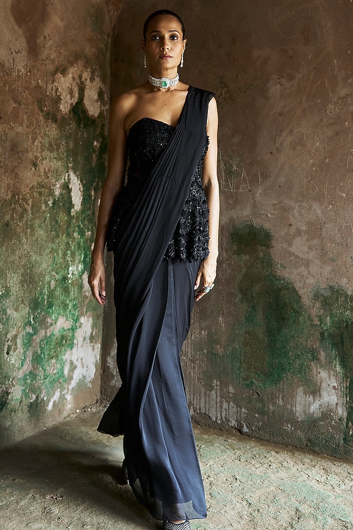 Black Net & Chiffon Draped Reception Saree Set by Ridhima Bhasin at Pernia's Pop Up Shop