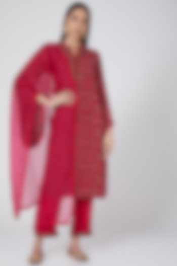 Fuchsia Printed Kurta Set by Ridhima Bhasin