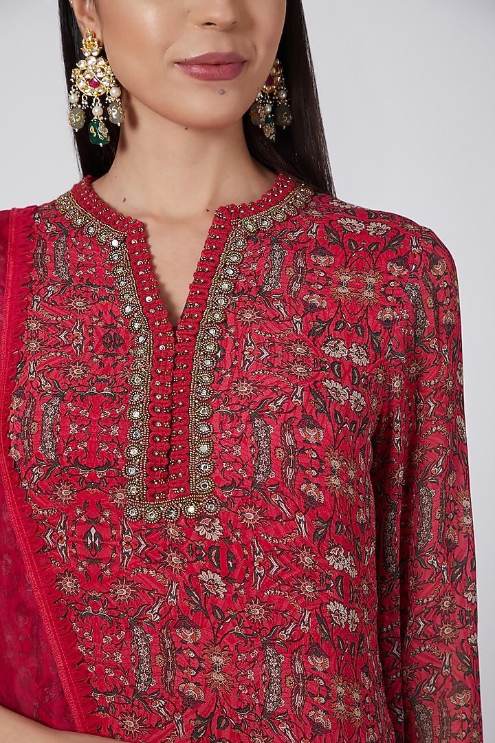 Fuchsia Printed Kurta Set by Ridhima Bhasin at Pernia's Pop Up Shop