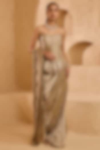 Silver Pure Tissue Scalloped Embroidered Reception Saree Set by Ridhima Bhasin at Pernia's Pop Up Shop