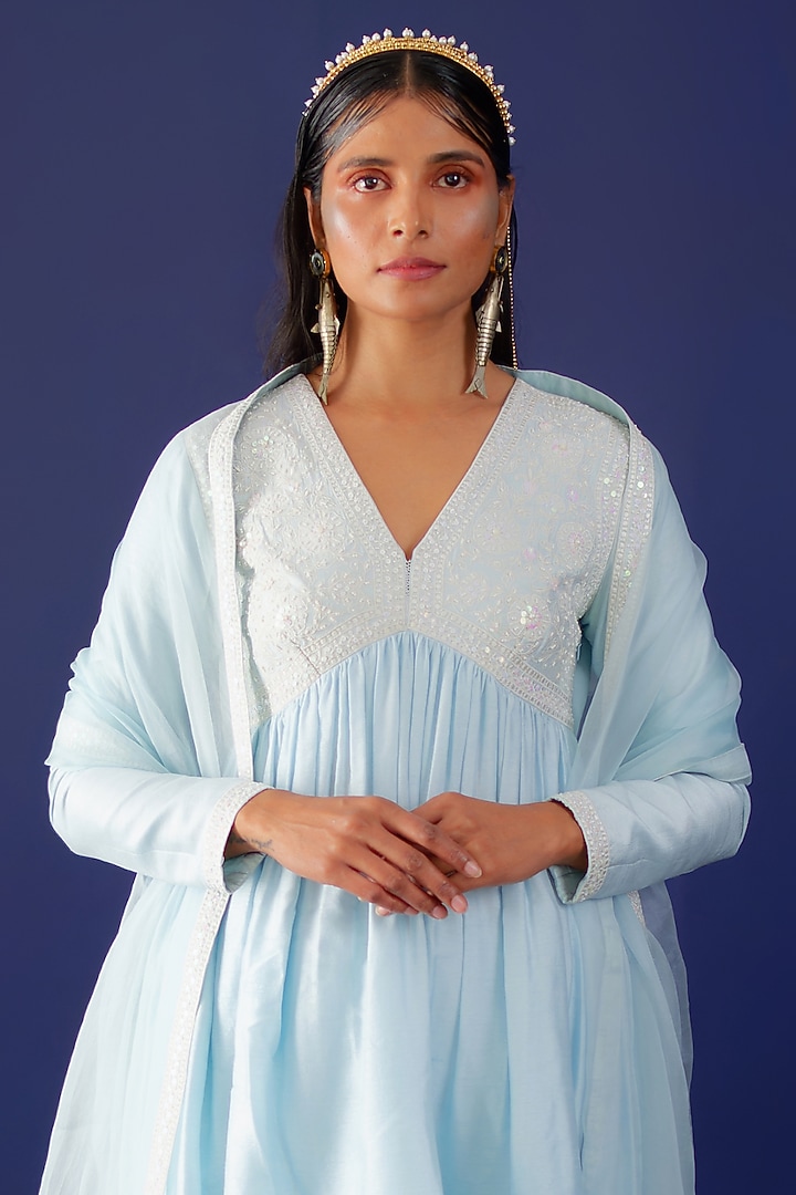 Powder Blue Viscose Raw Silk & Pure Cotton Voile Hand Embroidered Kurta Set by Ridhimaa Gupta at Pernia's Pop Up Shop