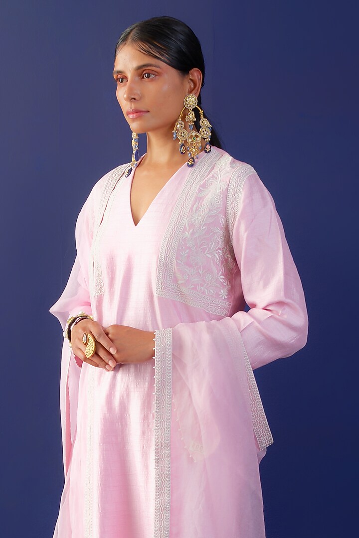 Pink Viscose Raw Silk & Pure Cotton Voile Resham Embroidered Kurta Set by Ridhimaa Gupta at Pernia's Pop Up Shop