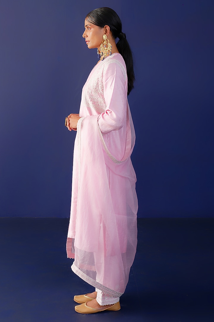 Pink Viscose Raw Silk & Pure Cotton Voile Resham Embroidered Kurta Set by Ridhimaa Gupta at Pernia's Pop Up Shop