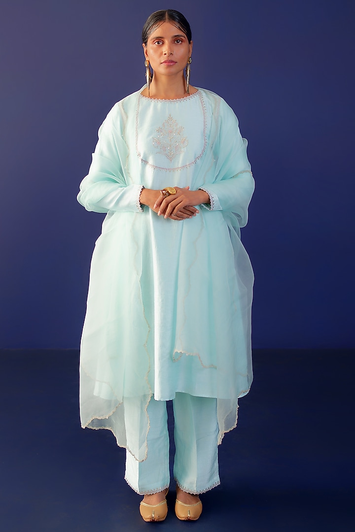 Powder Green Viscose Raw Silk & Pure Cotton Voile Hand Embroidered Kurta Set by Ridhimaa Gupta at Pernia's Pop Up Shop