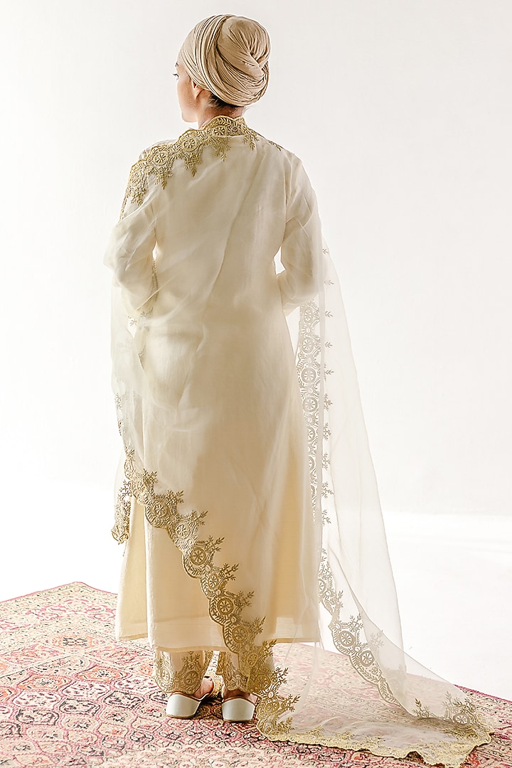 Ivory Viscose Raw Silk & Pure Cotton Voile Zari Embroidered Kurta Set by Ridhimaa Gupta at Pernia's Pop Up Shop