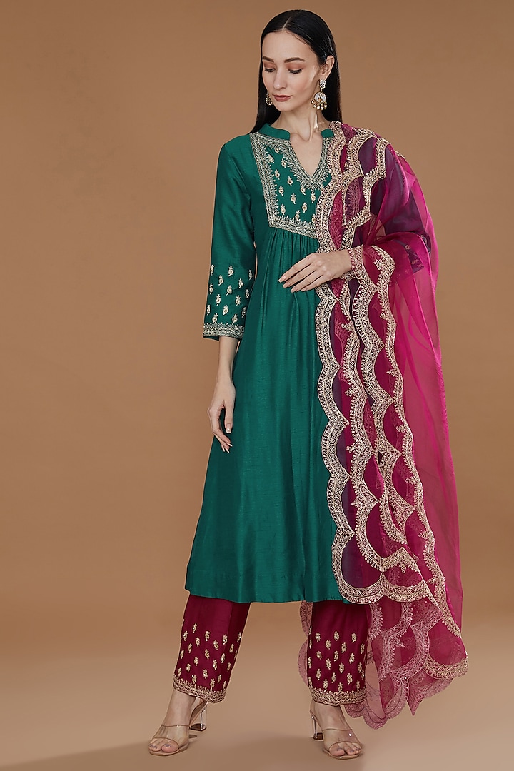 Turquoise Viscose Raw Silk Hand Embroidered Kurta Set by Ridhimaa Gupta at Pernia's Pop Up Shop