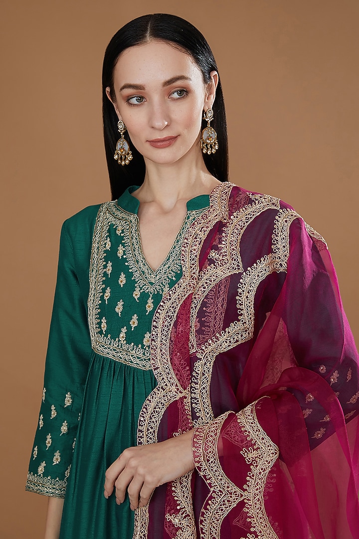 Turquoise Viscose Raw Silk Hand Embroidered Kurta Set by Ridhimaa Gupta at Pernia's Pop Up Shop