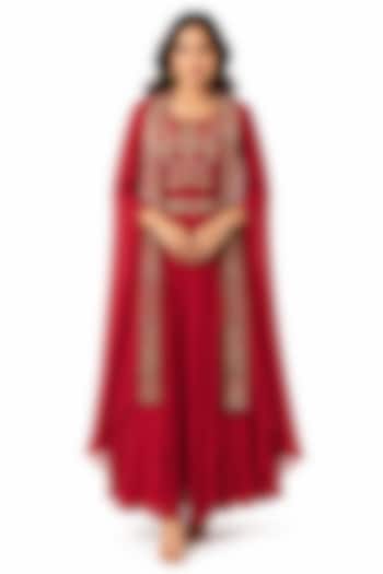 Red Silk Embroidered Cape Set by Ridhi garg at Pernia's Pop Up Shop