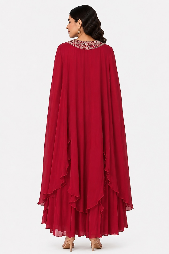 Red Silk Embroidered Cape Set by Ridhi garg at Pernia's Pop Up Shop