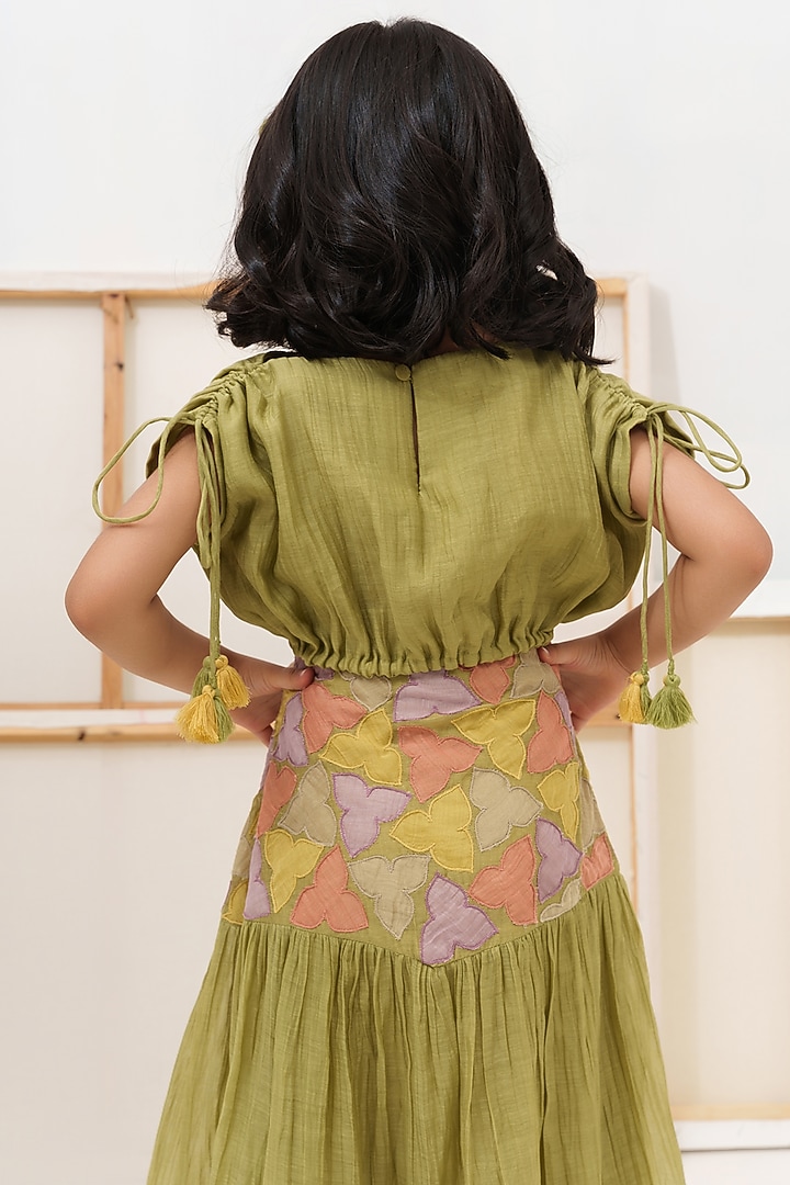Green Embroidered Skirt Set For Girls by The Right Cut Kids at Pernia's Pop Up Shop