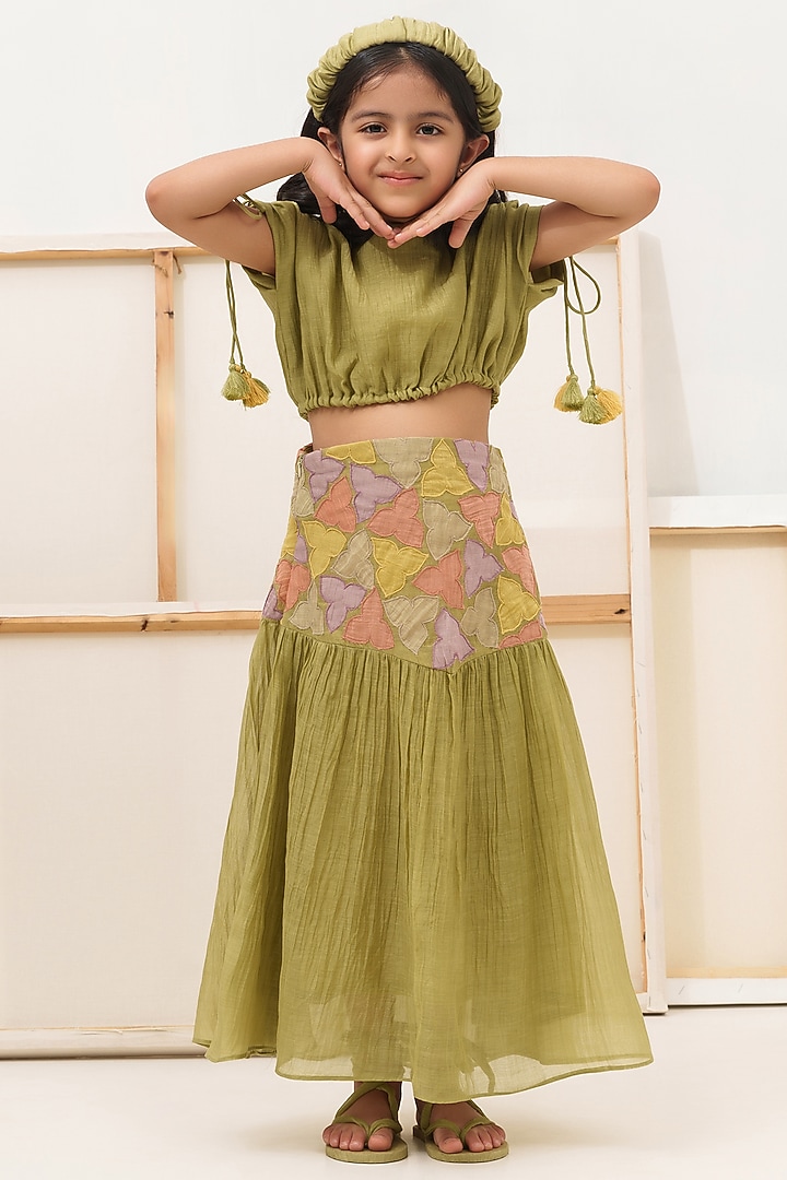 Green Embroidered Skirt Set For Girls by The Right Cut Kids at Pernia's Pop Up Shop