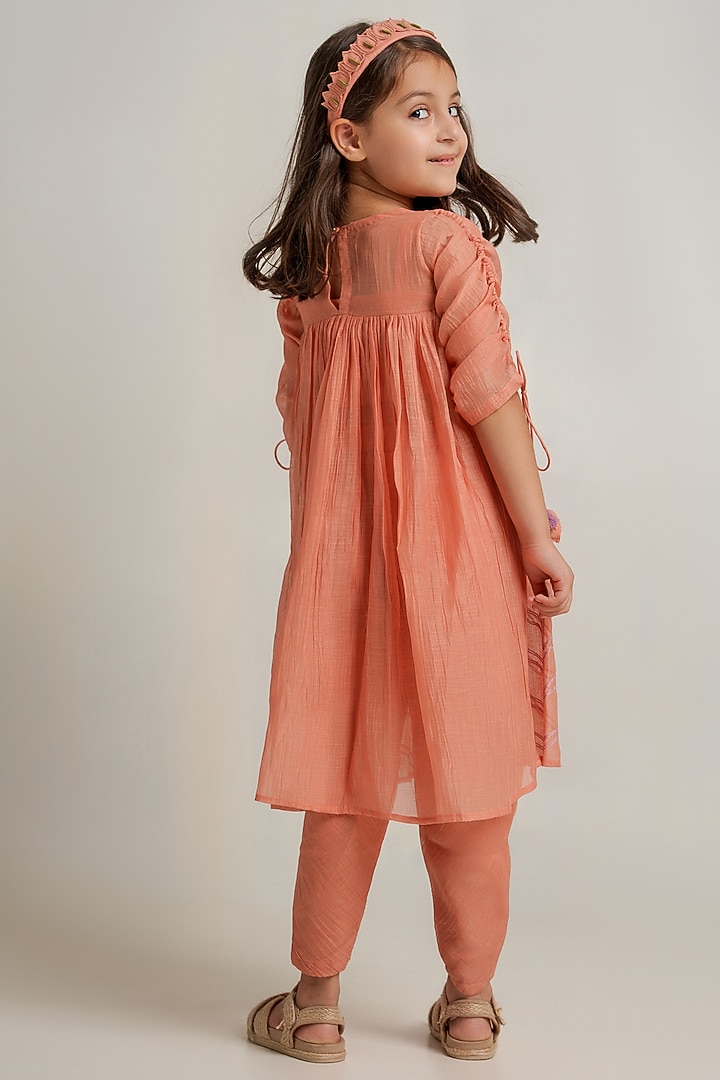 Peach Cotton Chanderi Kurta Set For Girls by The Right Cut Kids at Pernia's Pop Up Shop