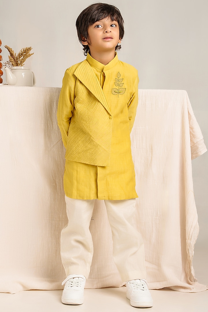 Yellow Applique Embroidered Kurta Set by The Right Cut Kids