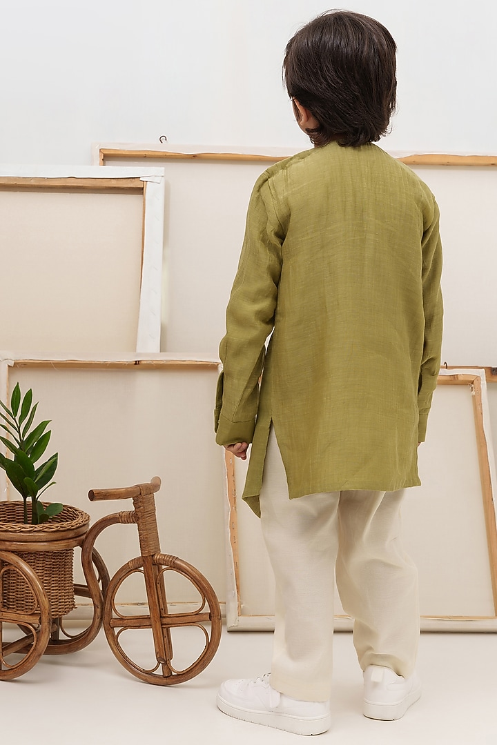 Green Embroidered Asymmetrical Kurta Set For Boys by The Right Cut Kids at Pernia's Pop Up Shop
