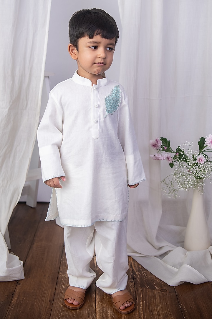 White Pure Cotton Feather Embroidered Kurta Set For Boys by The Right Cut Kids at Pernia's Pop Up Shop