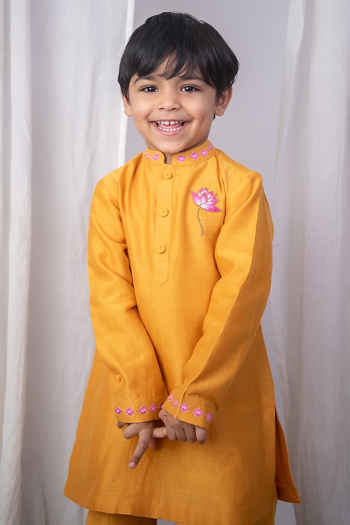 Mustard Yellow Chanderi Thread Hand Embroidered Kurta Set For Boys by The Right Cut Kids at Pernia's Pop Up Shop