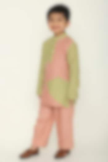 Dusty Pink & Sage Green Chanderi Paneled Kurta Set For Boys by The Right Cut Kids at Pernia's Pop Up Shop