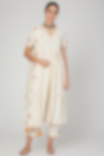 Ivory Embroidered Kurta Set For Girls by The Right Cut Kids at Pernia's Pop Up Shop