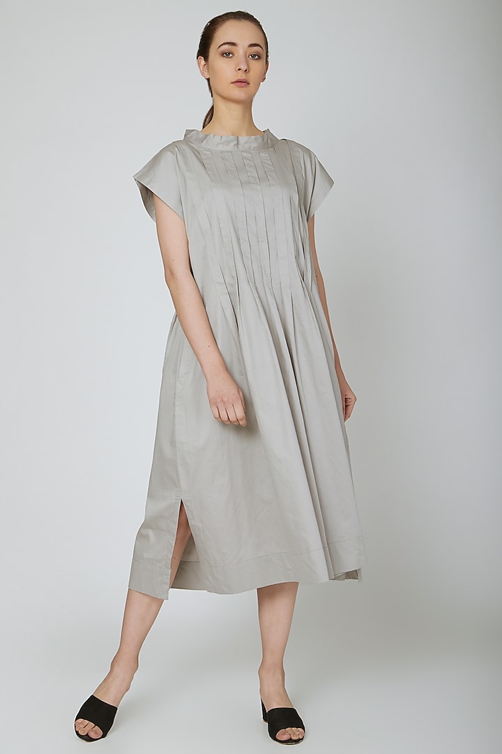 Grey Pleated Midi Dress Design by Ritesh Kumar at Pernia's Pop Up Shop 2023