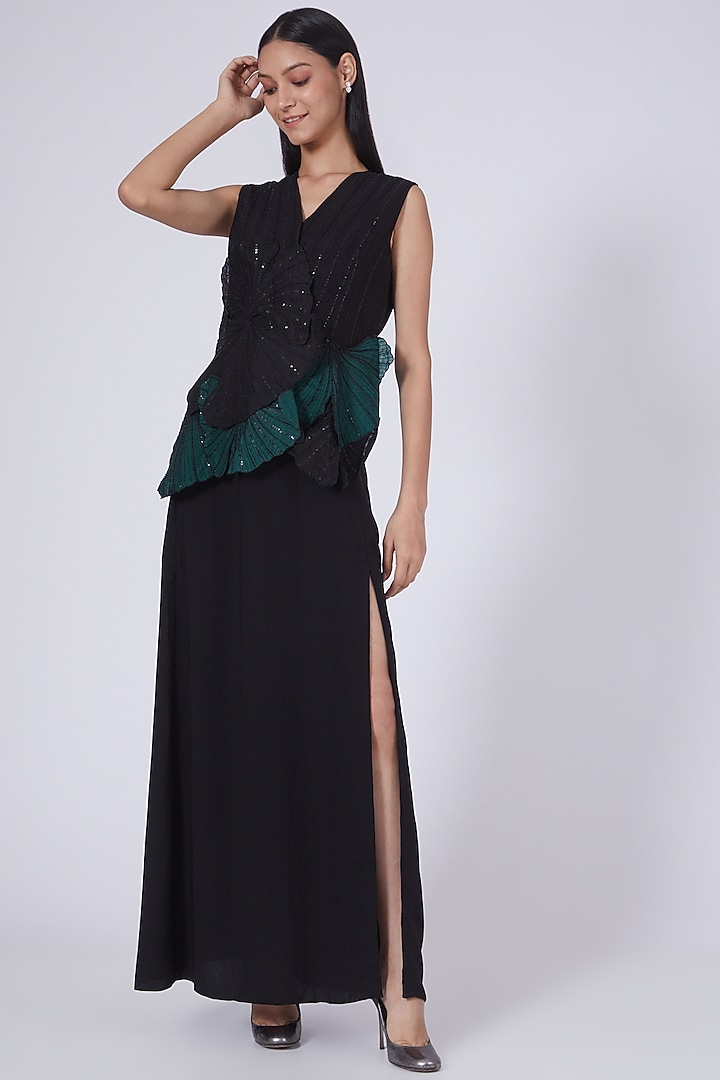 Black Georgette Twill Skirt Set by Richa Khemka at Pernia's Pop Up Shop