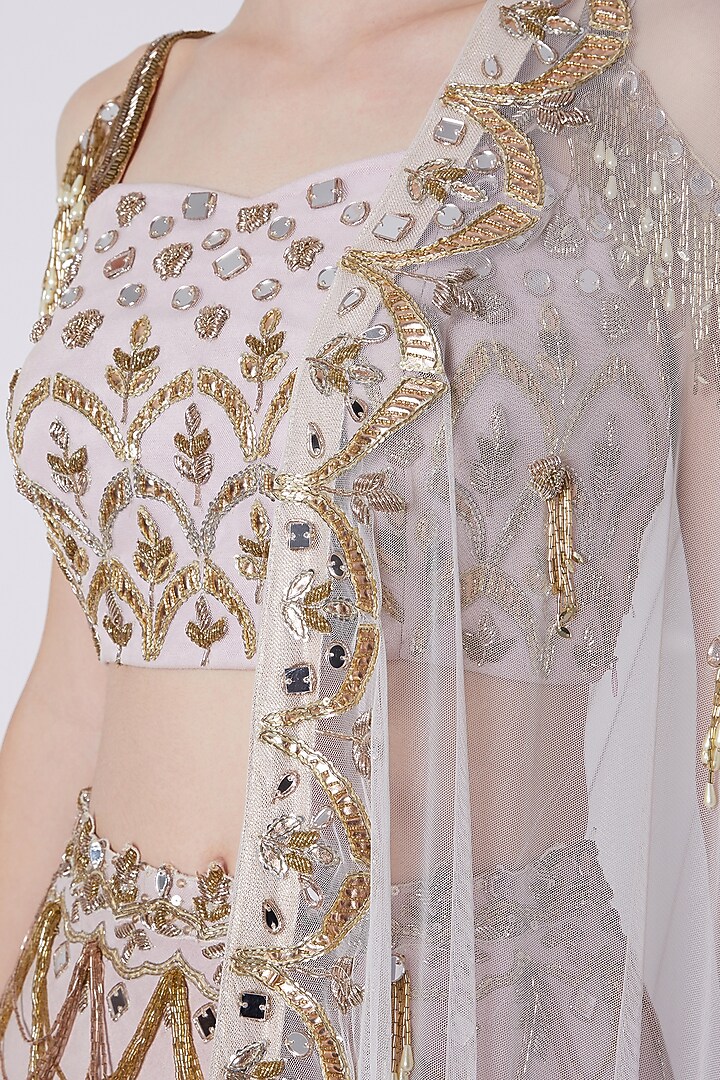 Onion Pink Embroidered Bridal Lehenga Set by Riddhi Majithia at Pernia's Pop Up Shop